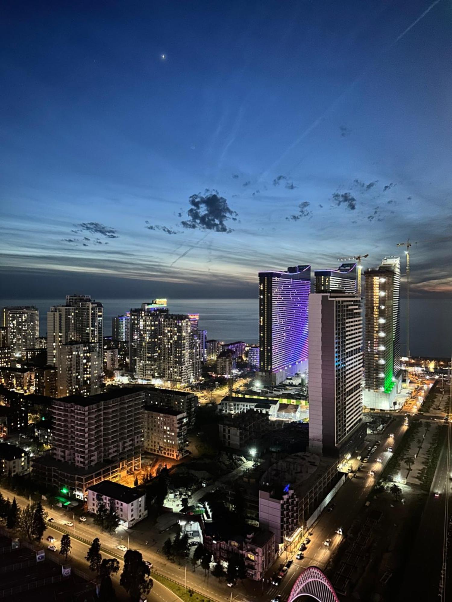 Batumi Orbi City Apart Hotel Extérieur photo